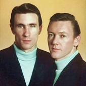 The Righteous Brothers - Unchained melody - (Retro)